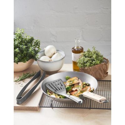 Stekspade med hål, BIO